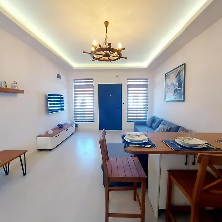 Renovated Apartment, Ideal Location And Stylish Design شقة فتحية